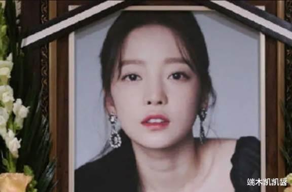 又是微笑抑郁?韩国超巨星30岁李智秀去世,生前曾是喜剧演员