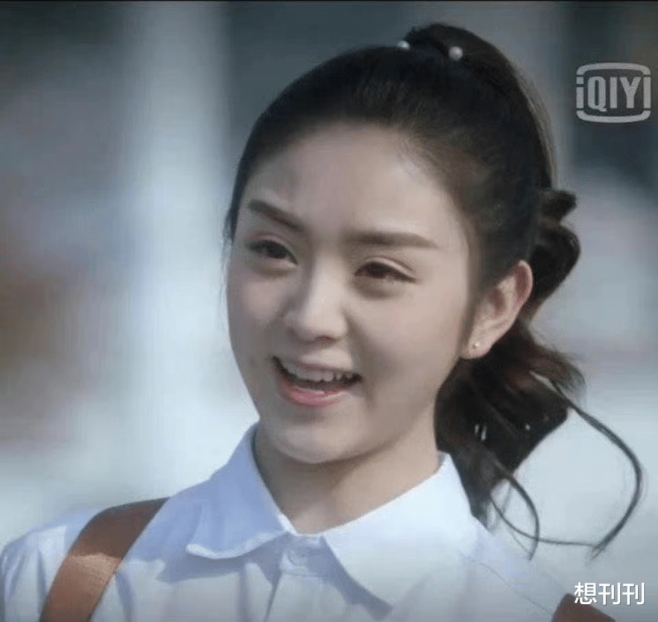 发际线|牛眼、高耸鼻、小丑上扬嘴角，极度夸张五官是内娱明星的畸形审美