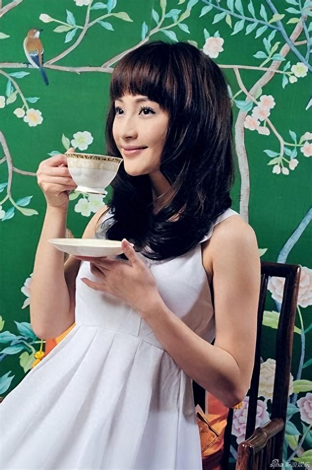 被出轨、终生瘫痪、被丈夫连捅3刀，娱乐圈的“现世报”太爽了！