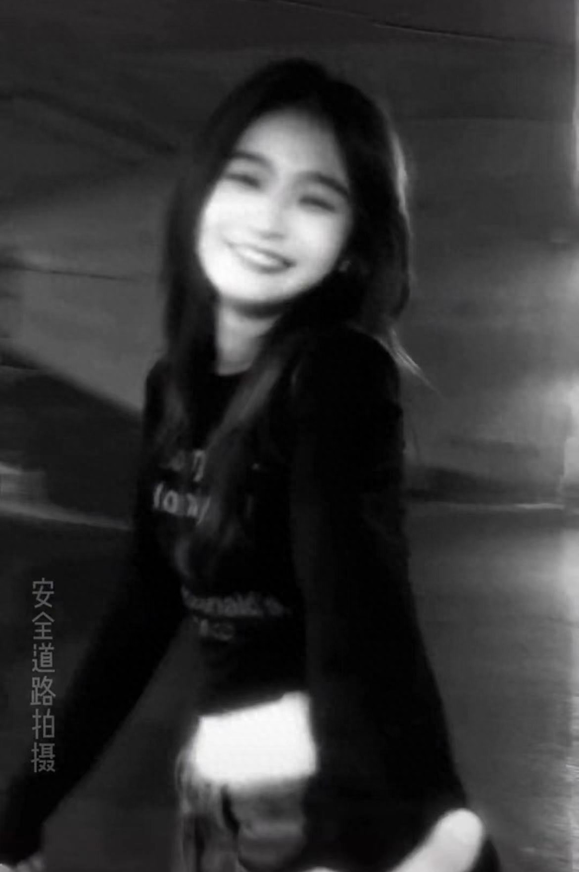 王思聪再换新女友，戴900万手表看亚运比赛，女方颜值神似雪梨