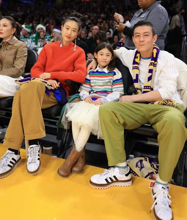 大美人预定!陈冠希6岁女儿头骨优越,妈妈的轮廓爸爸的五官,简直绝杀