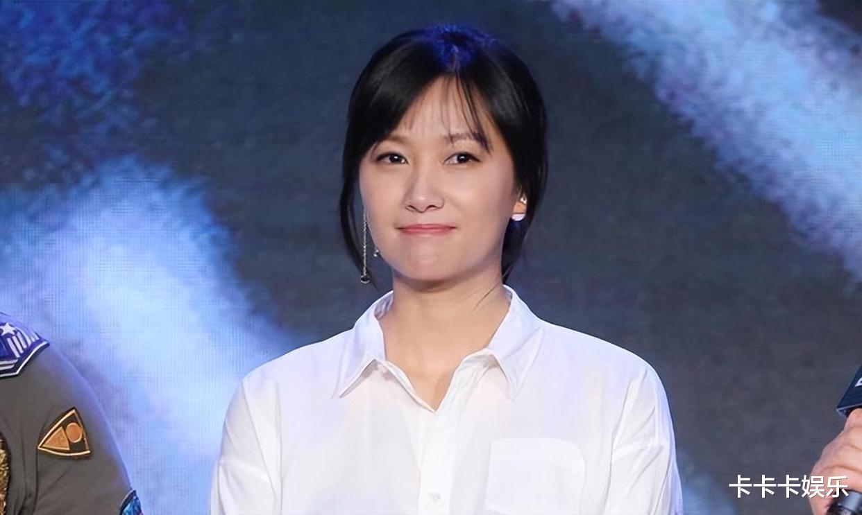 没结婚但有固定伴侣,3位中年女星很特别,生活潇洒又自在!