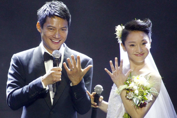 和黄磊纠缠不清的周迅,少女人设崩了 - 社会资讯(主打网)