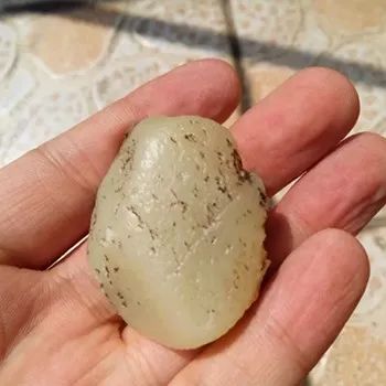 水返沙——和田玉中不常见却很油润