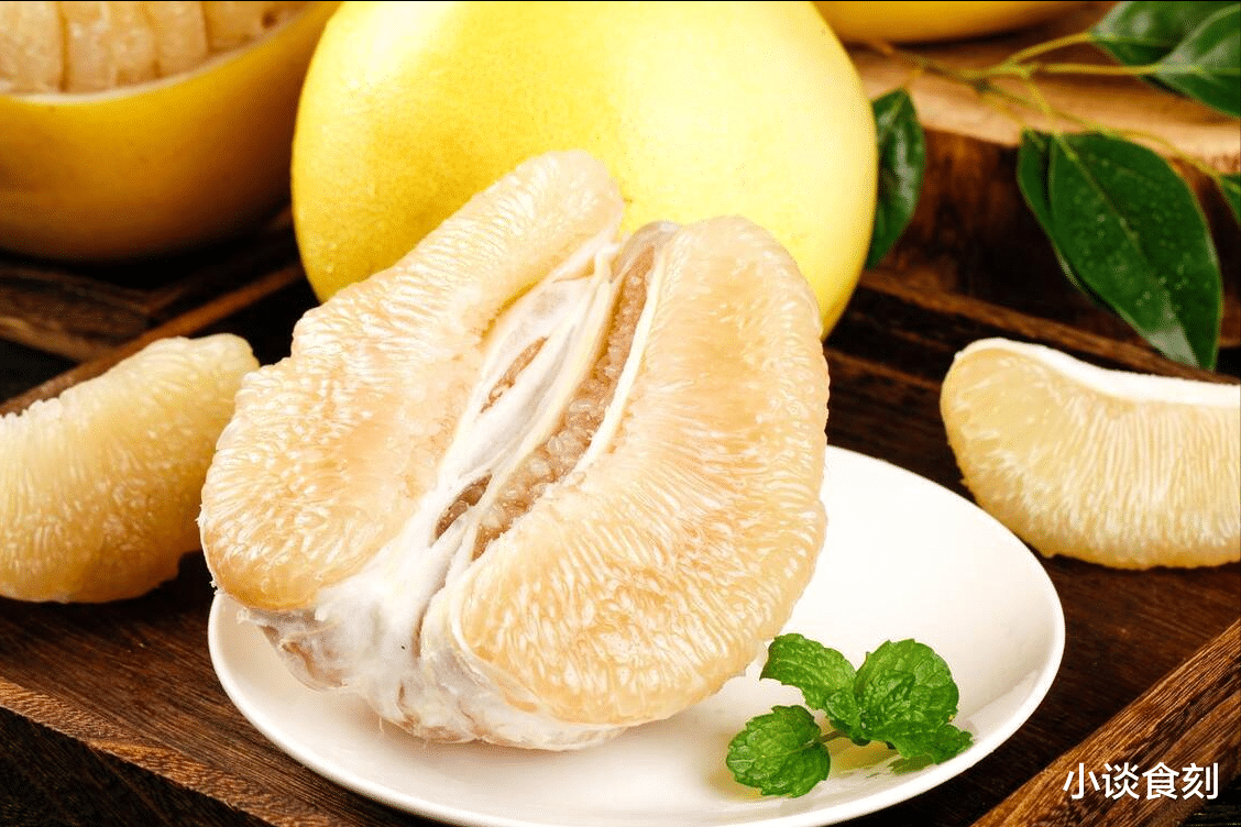 水果|同样是柚子,“红肉”和“白肉”哪个好?区别还真不小,别乱买了