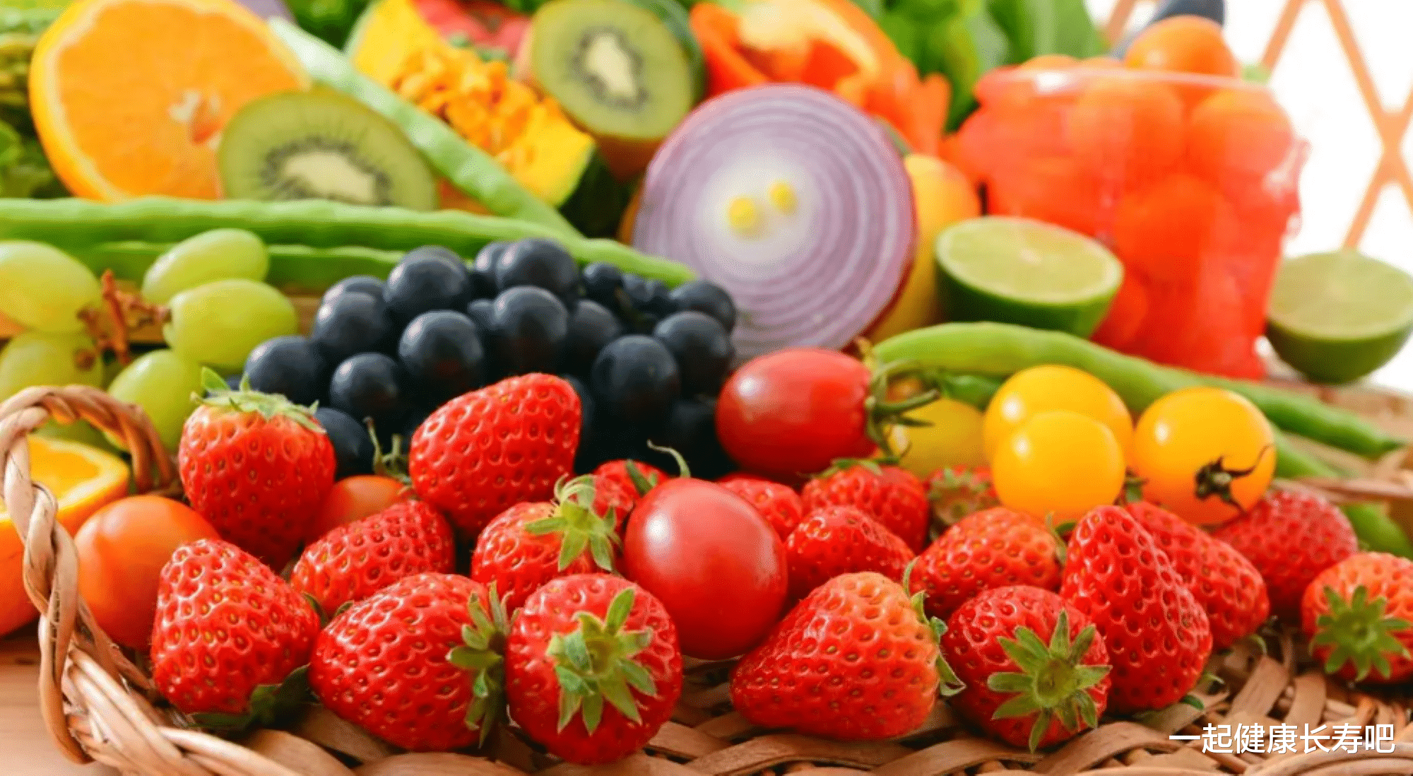 |一个人每天应该摄入多少热量? 可以对照表格看一下