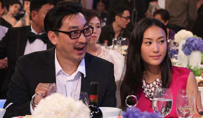 回顾:陈冠希与华谊董事长的妻子,在日本街头激情热吻惹争议