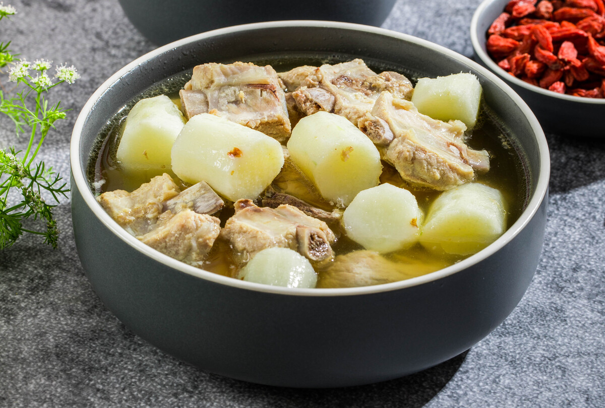 11月是“养肺黄金期”，别太省钱，多吃4种食物，肺脏越来越健康