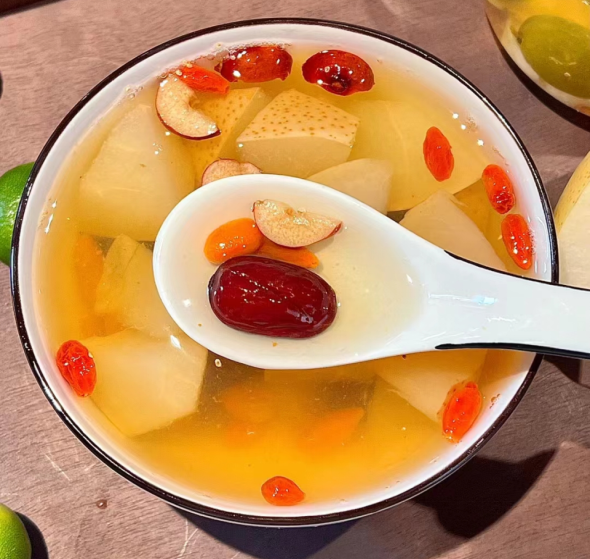 秋冬转凉，无论多忙，常给家人喝这汤，营养全面，增强抵抗力