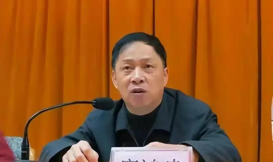 严查学校反腐，8月1日一周内，10名学校校长再次被查