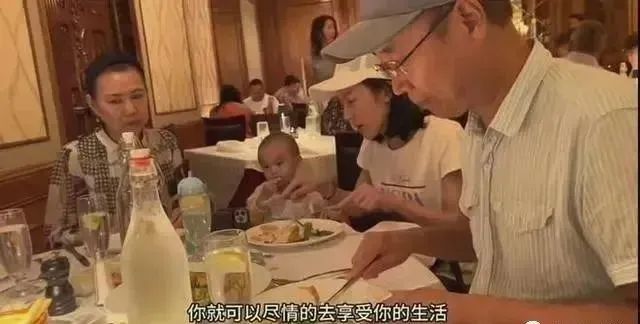 57岁老戏骨三代移民美国：大肆晒奢华生活，称是自己通过奋斗赢得的生活