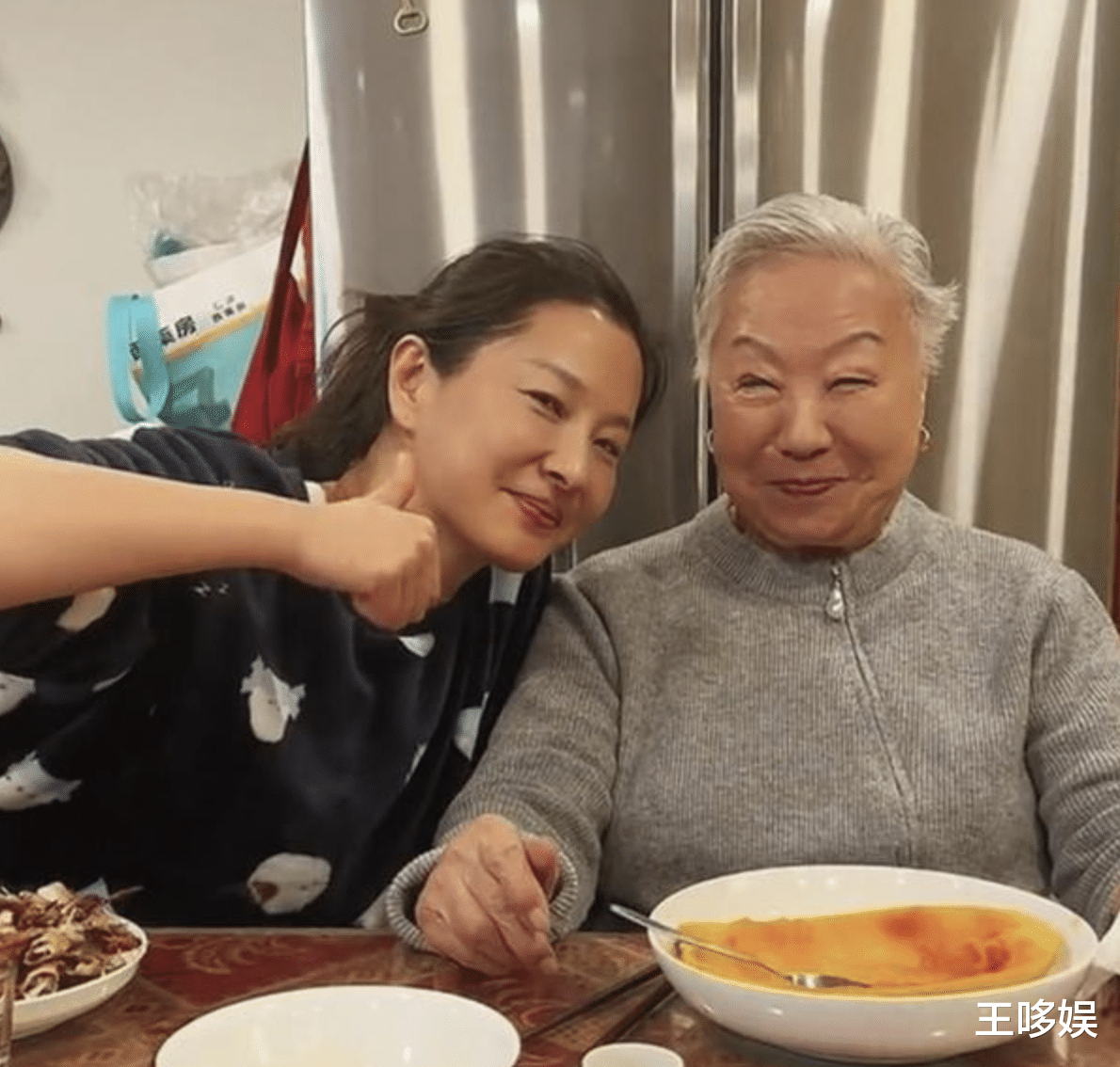 58岁演员三代定居美国,高调炫耀奢华生活,细节被扒后网友沉默了