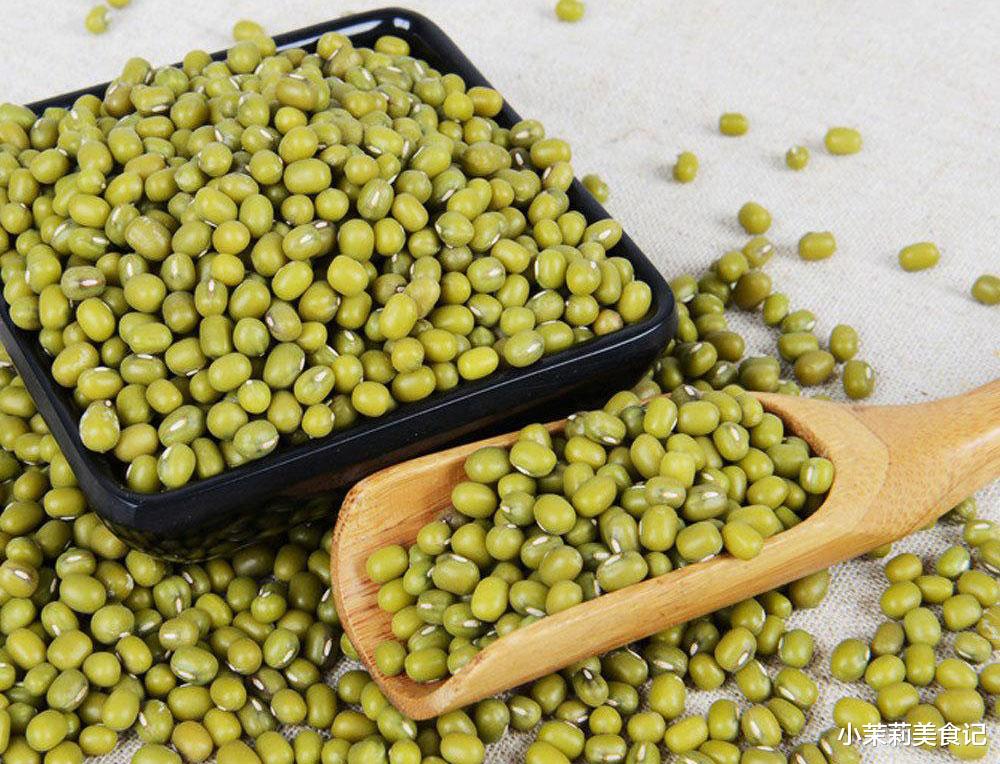 美食教程|煮绿豆汤，先浸泡和直接下锅都不对，教您1妙招，10分钟酥烂出沙