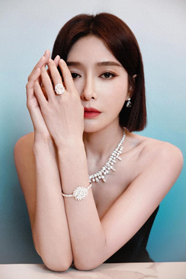 秦岚——又美又大