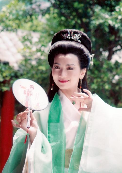 当年为什么非要找个女人演许仙?时隔12年,赵雅芝说出了当时原因