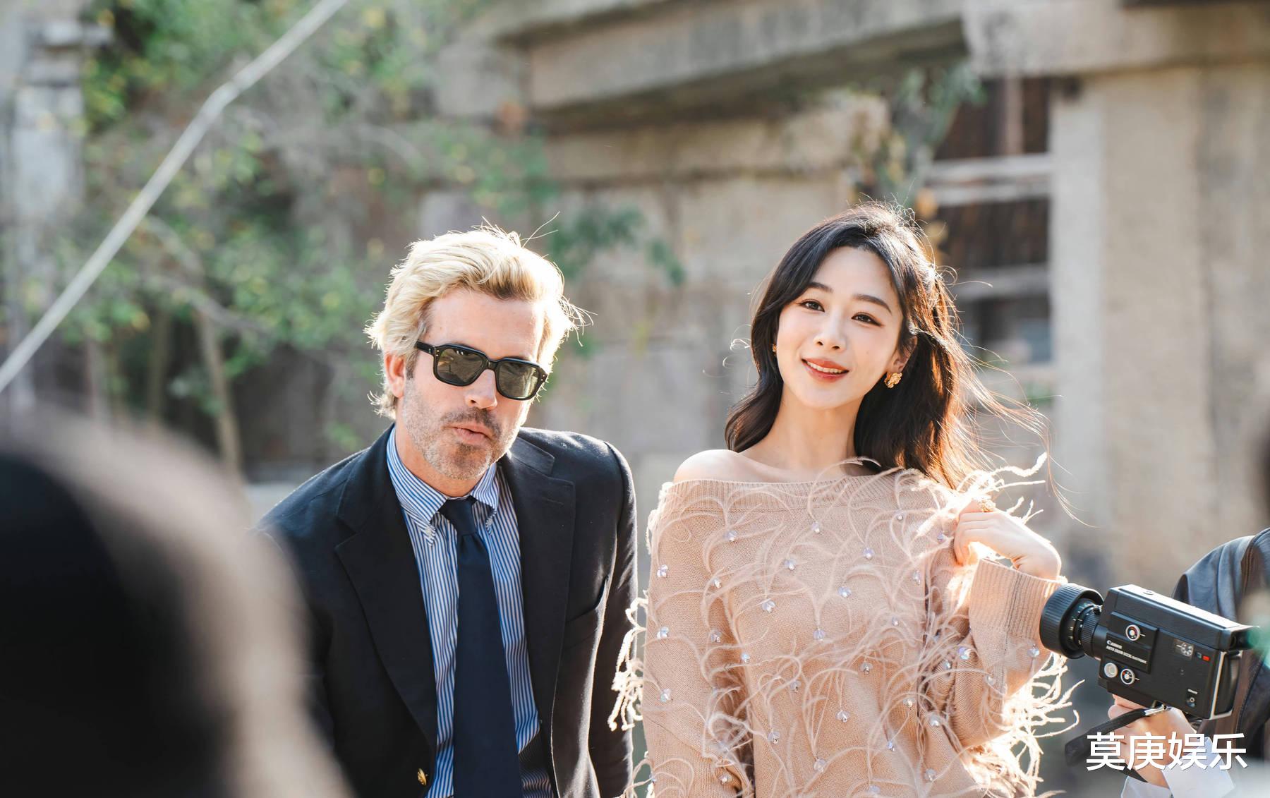 31岁杨紫真实近照曝光,鼻孔外翻脸部僵硬,疑似医美后遗症严重