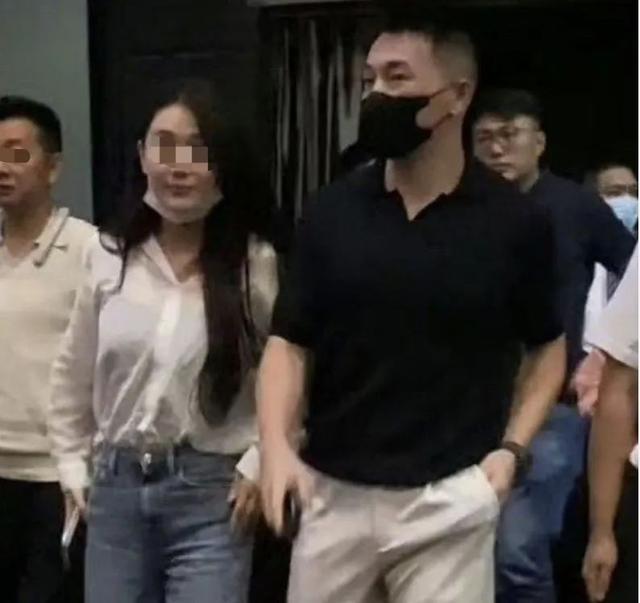 张馨予离婚了？一句话暴露真相：爱你5年，还是走到这一步