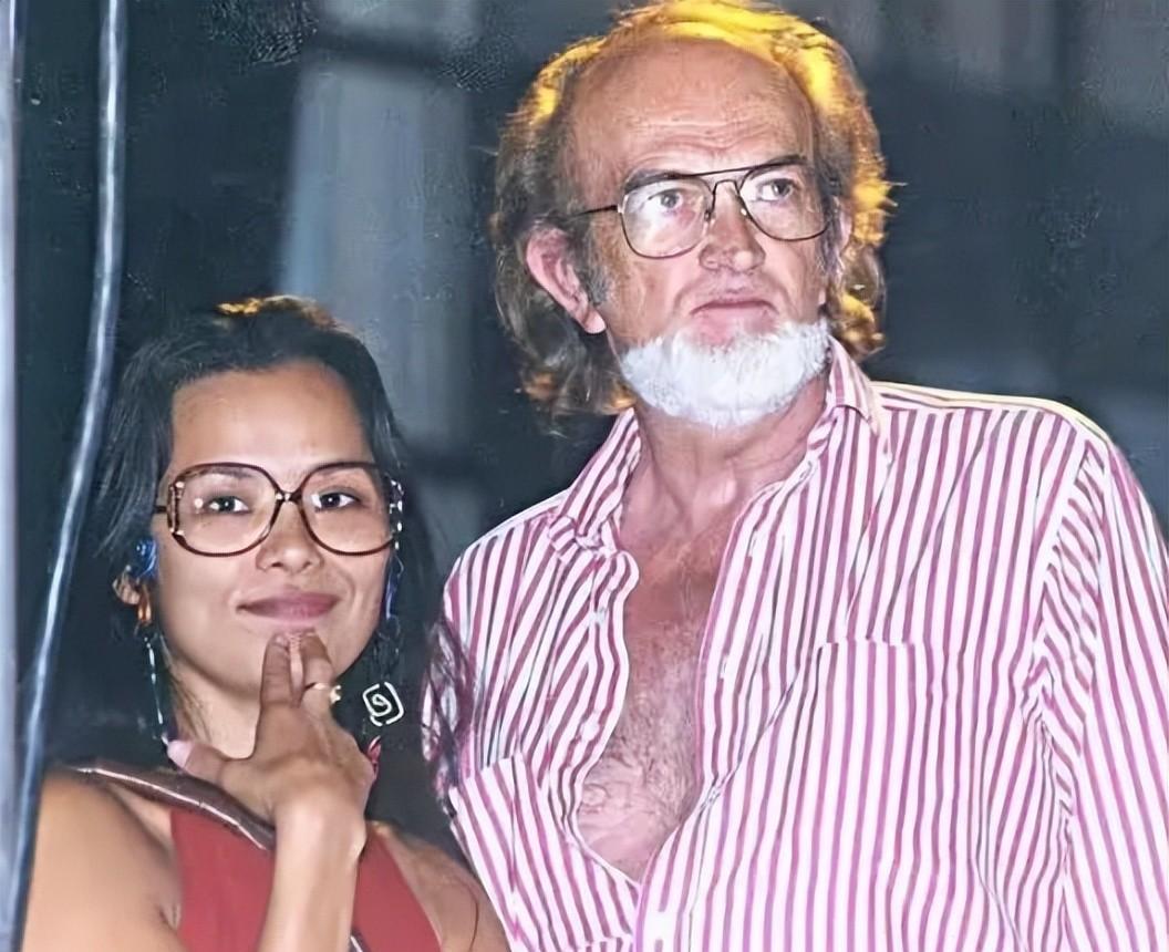 韦唯|60岁韦唯：家暴前夫已去世，和3个混血儿子住纽约豪宅，生活超幸福！