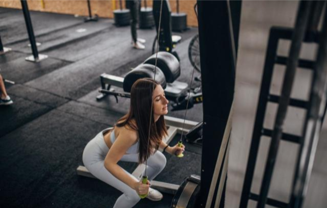 高血压|提醒:血压高的人,避免3种行为,戒掉3种饮食,有利于控好血压