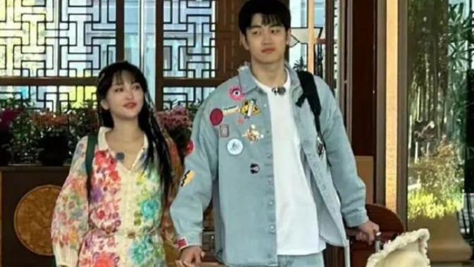 揭秘40岁金莎与小10岁男友的恋情内幕