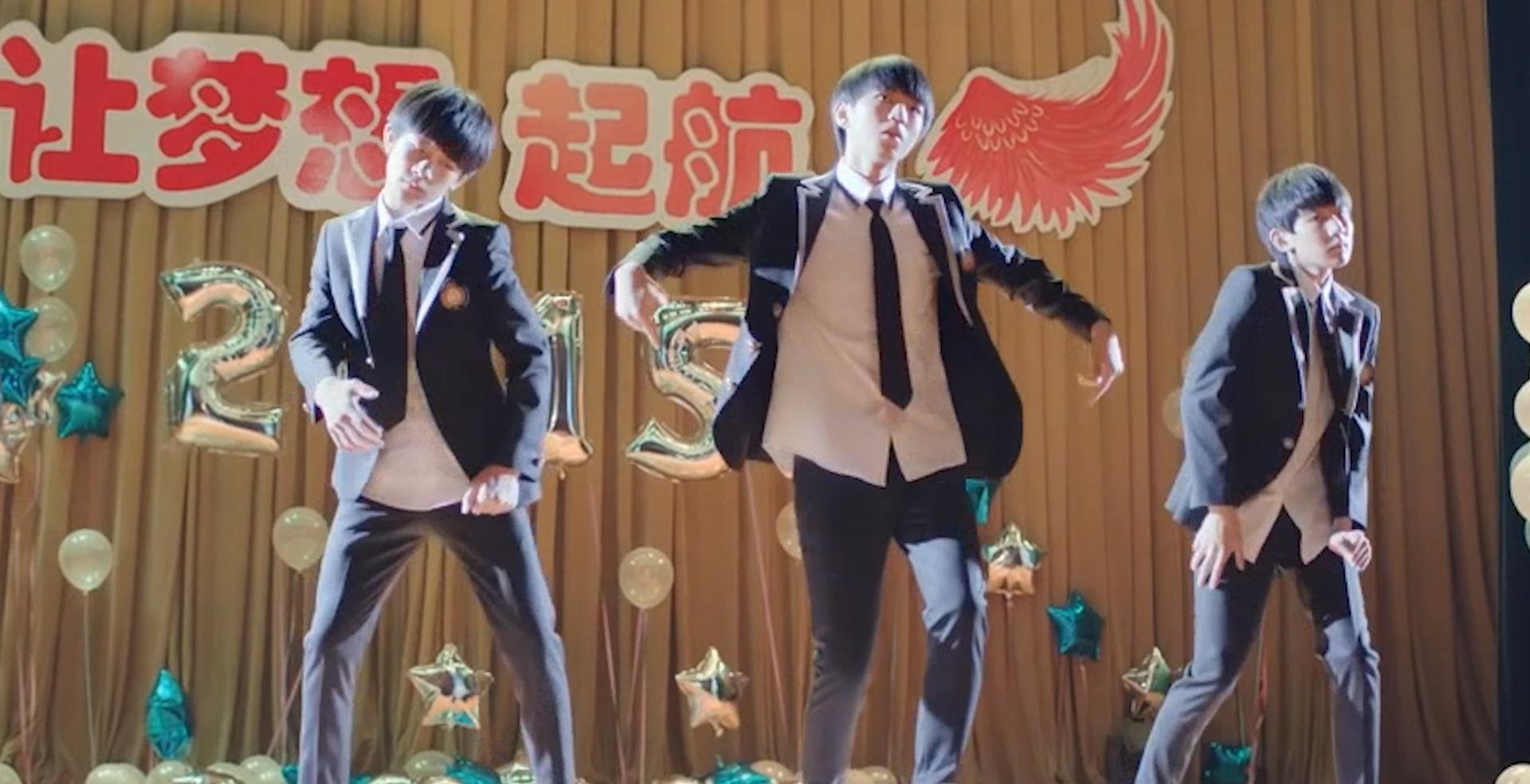 周杰伦|“自我封神”华晨宇:才认领乐坛巅峰宝座,就遭周杰伦狠狠打脸