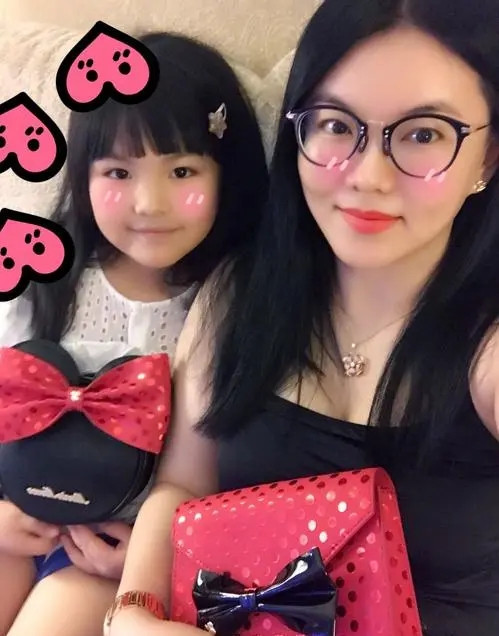 同样是富养女儿，黄磊女儿黄多多和李湘女儿王诗龄走了截然不同的两条路