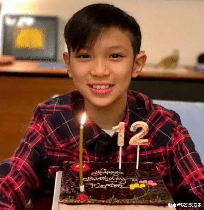 张智霖袁咏仪17岁儿子道歉?曾模仿眯眯眼翻车,不忘提中国人身份