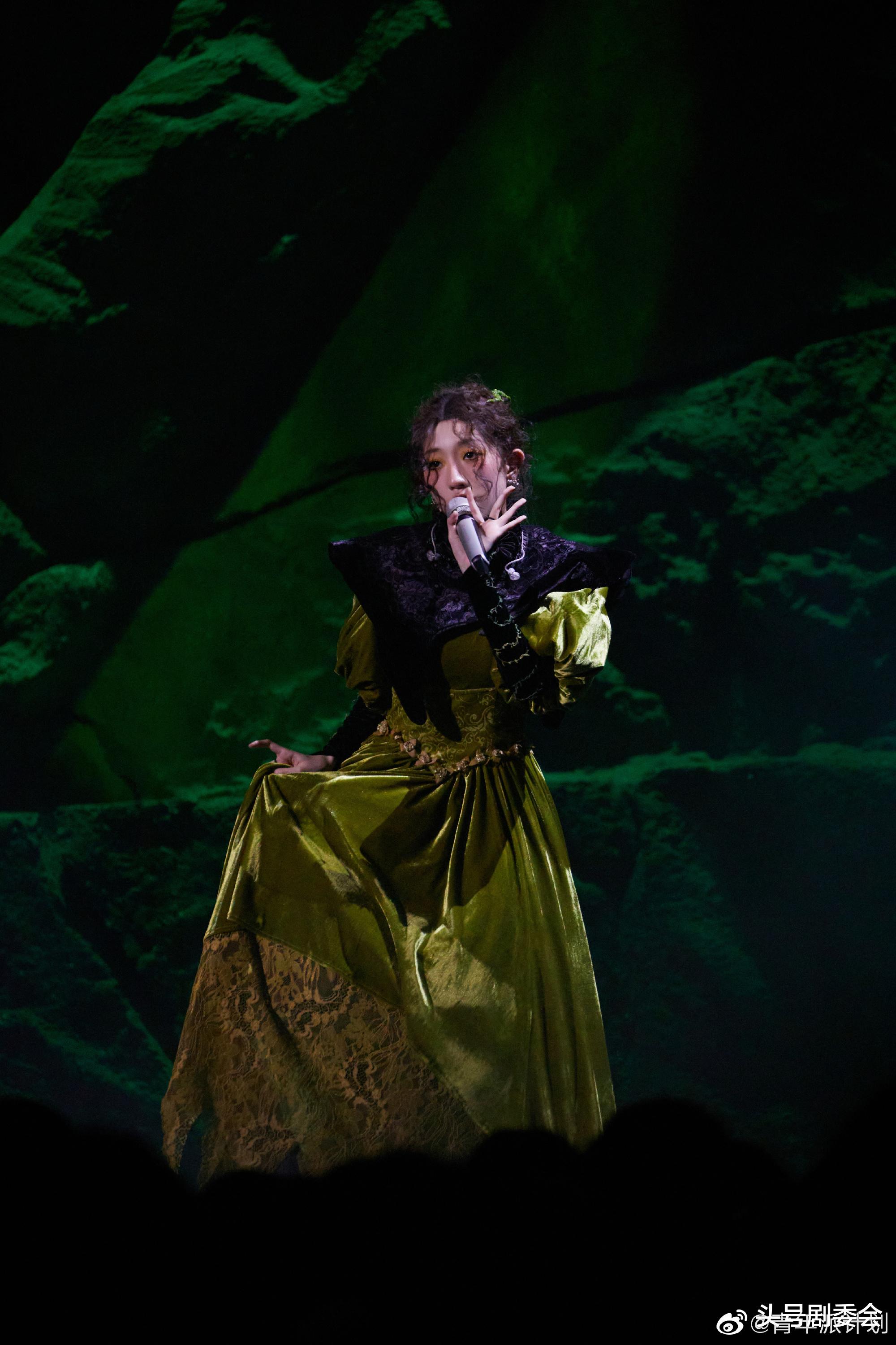 那英、何炅作配,播放量超35亿,湖南卫视又拿出收视王炸!