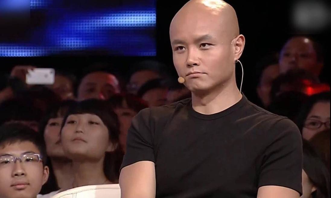 曝主持人乐嘉现状，在美国住别墅开豪车，网友：忽悠美国人去吧