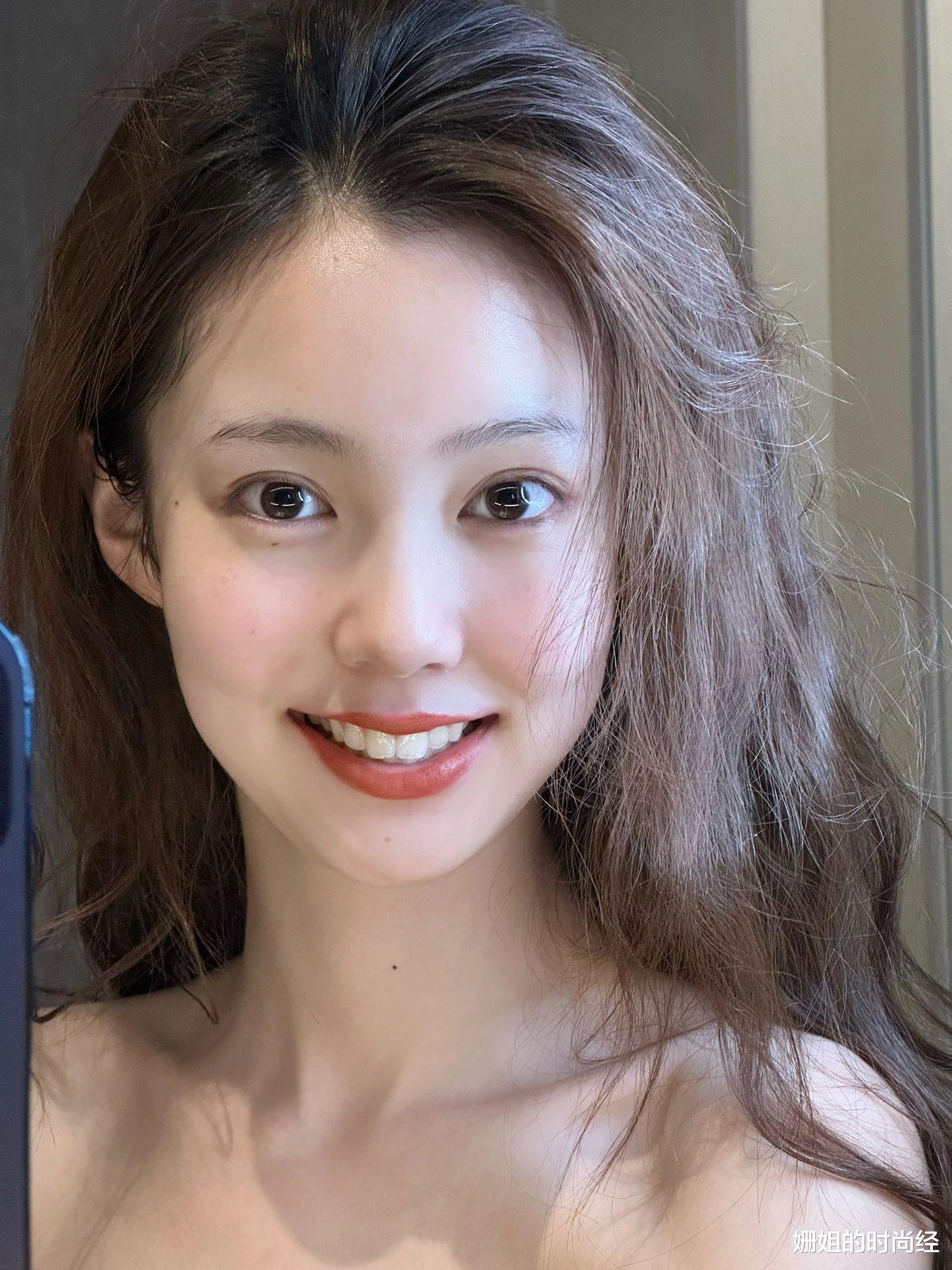 为什么现在很多女生不化妆只涂口红？看了她们化的妆，我懂了