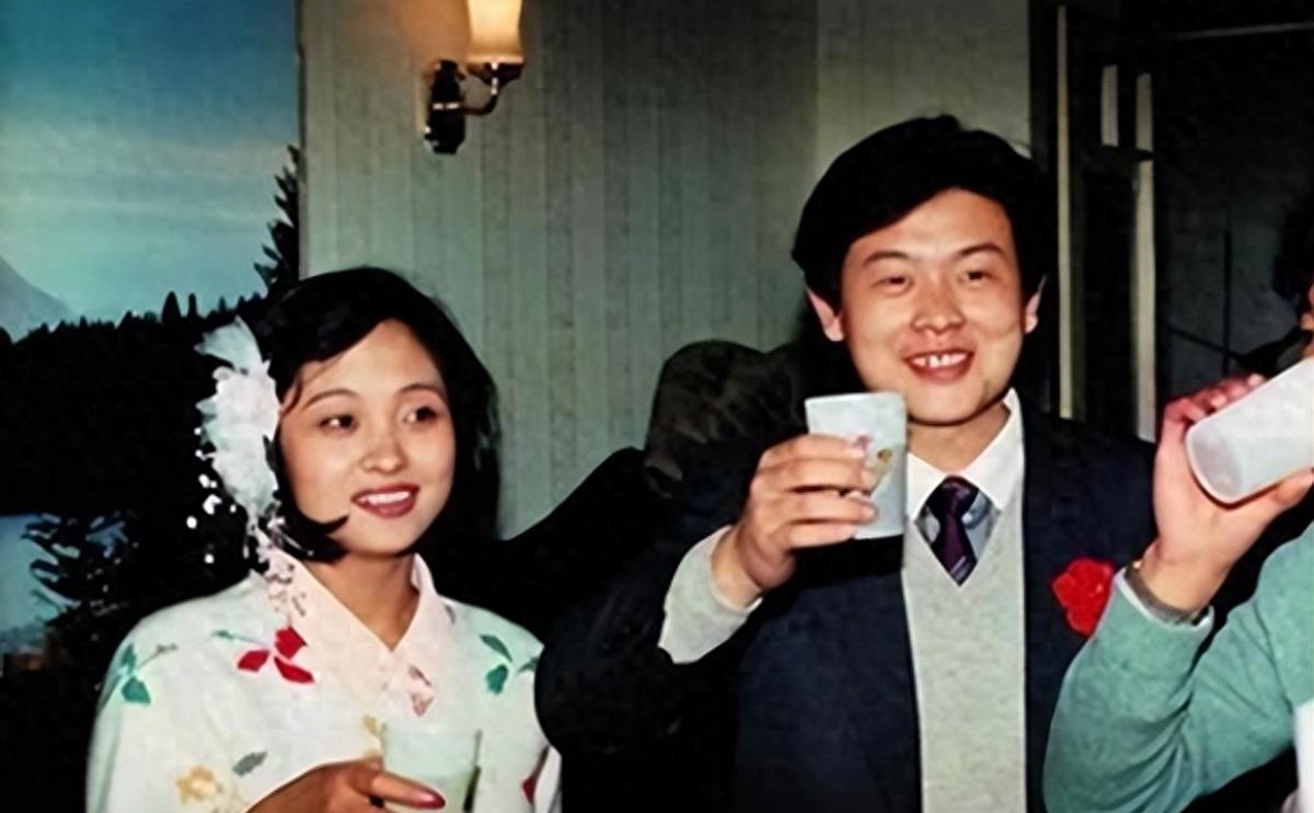 冯小刚主持葬礼，张国立痛念悼词，他的逝世，让半个娱乐圈都哭泣