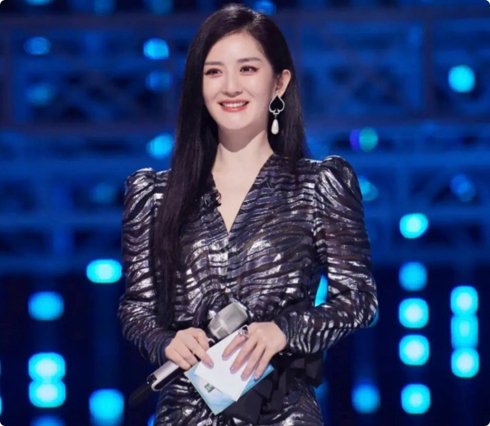 《王牌8》首播将至，沈腾贾玲退出，华晨宇离开，接班人浮出水面