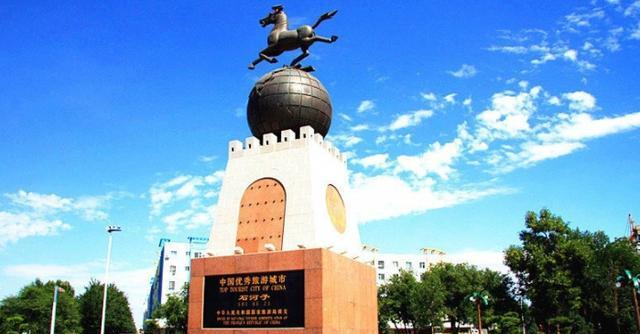 新疆维吾尔自治区|新疆的戈壁旅游之城，聚集的全是汉族人，成为西部百强县