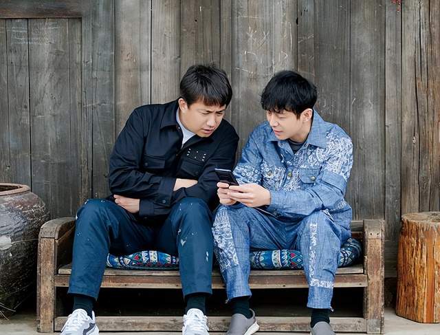 何炅|《向往的生活》被官媒批评，或跟何炅有关，网友：年轻人退出对了