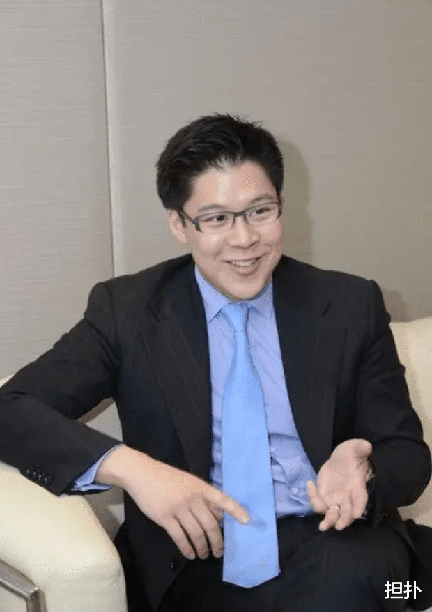 霍启刚|霍家再次陷争产风波，霍启刚头脑清醒，陪特首出访不理会家族事务