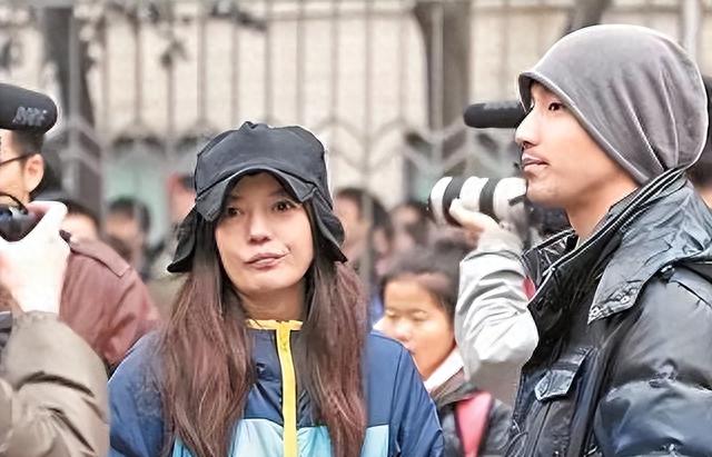 野心炸裂的赵薇消失两年后,再看她的处境,完全是自食恶果