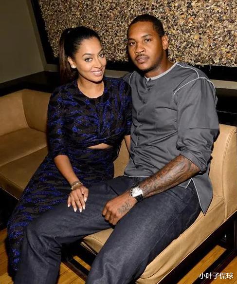 回顾 安东尼前妻逛夜店近乎赤身，42岁仍身材傲人，新男友仅1米7