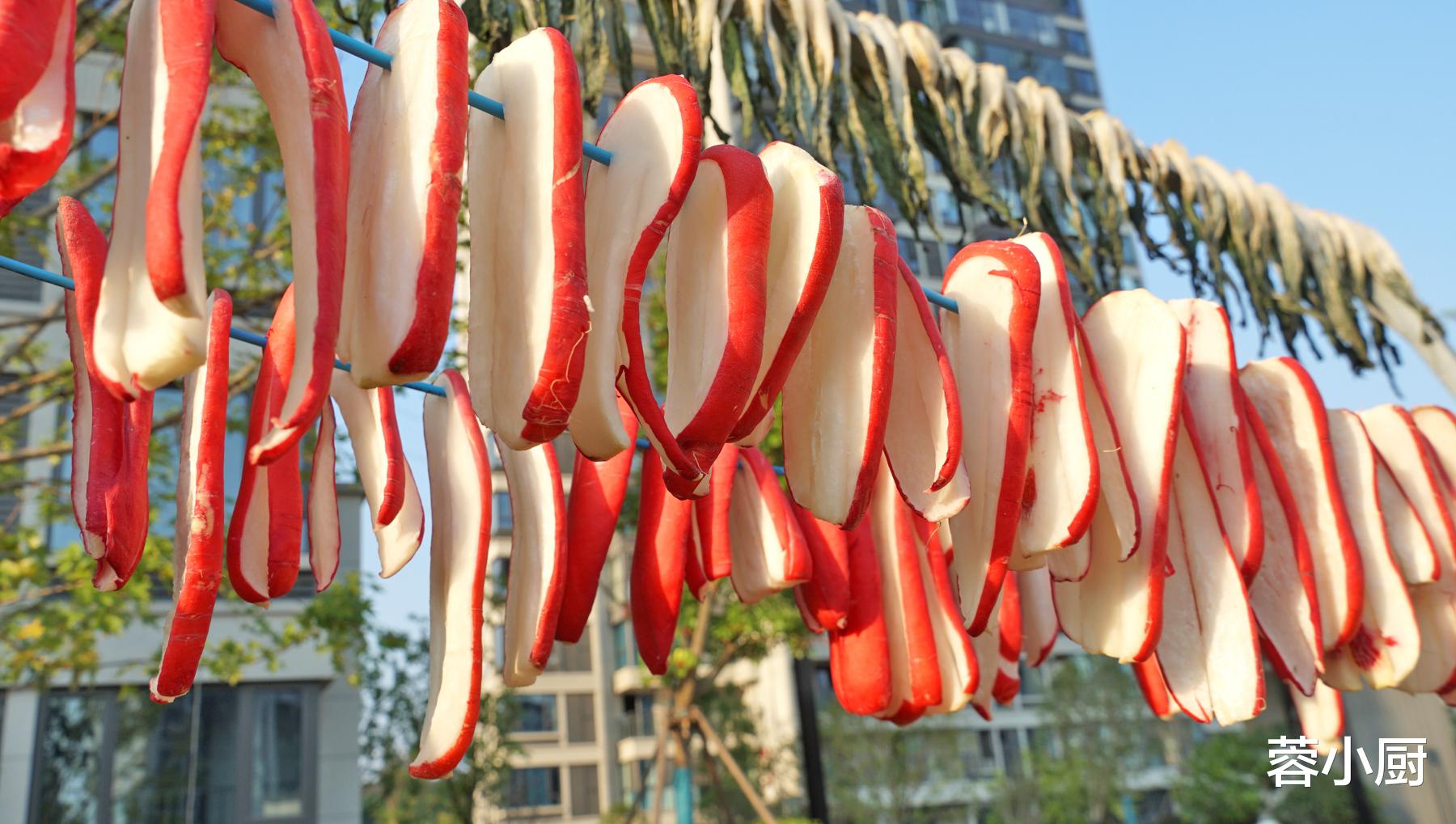 萝卜干|霜降过后，碰到此菜别手软，一次买10斤晒干储存起来，炒肉真下饭