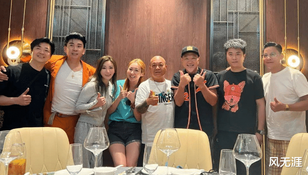 70岁港星内地走穴,出场费疯涨18倍年入上亿,还与1米8超模暧昧