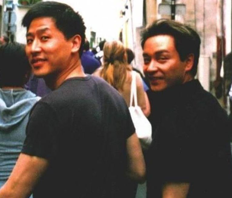 唐鹤德陈淑芬新加坡度假,狄波拉夫妇设宴招待,64岁依旧帅气十足