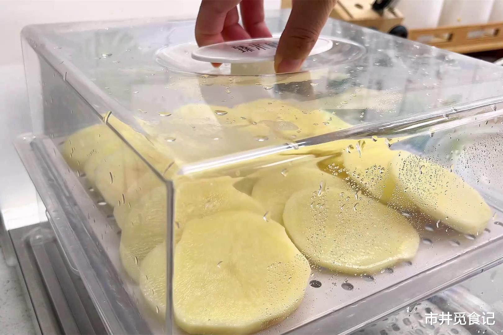 土豆|天热没胃口，教你用土豆做道菜，不放一滴油，酸甜可口冷热都好吃