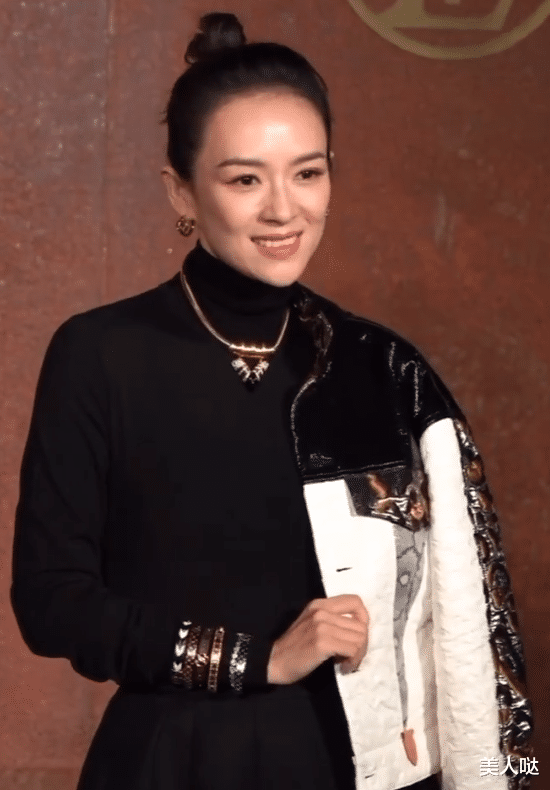 何洁|43岁章子怡和57岁刘嘉玲同框,明明身材颜值完胜,但却输在了气场上