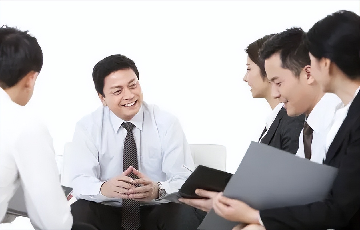 00后|全国多地下发通知,将逐步清理“编外人员”,在编的却情绪复杂