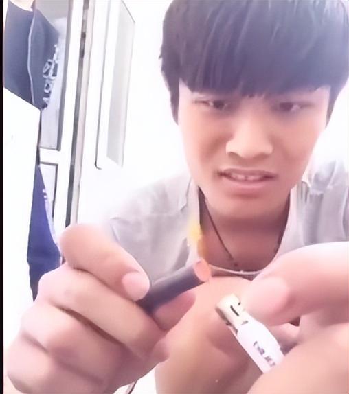 嘴哥婚内出轨被证实，小杨哥口碑崩塌？直播带货尽头是什么