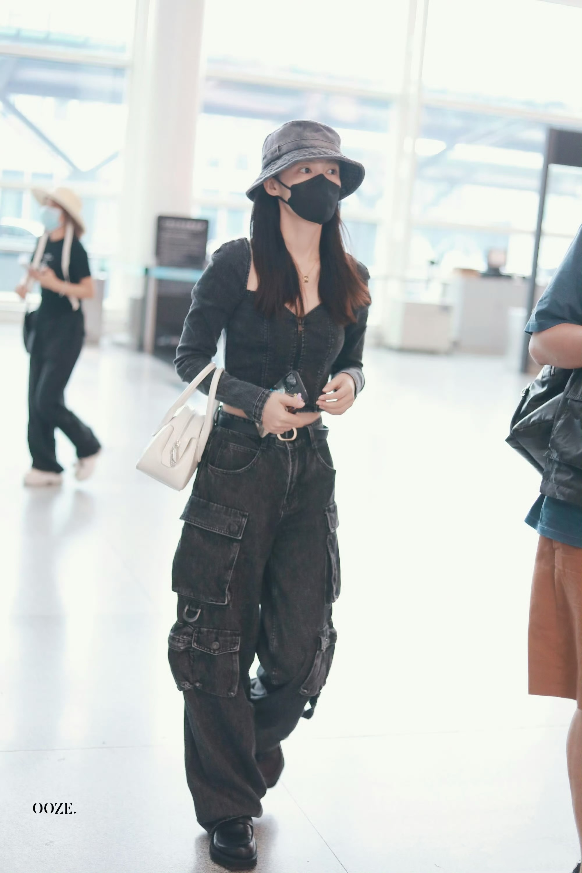 李沁今日穿搭有点帅