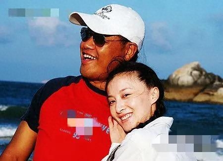 她嫌丈夫丑不想要孩子,丈夫宠爱将240万交给她,女儿今20岁