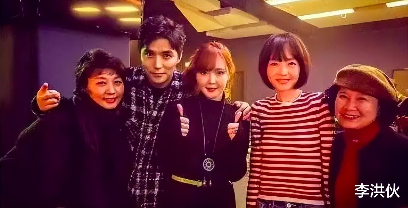 老公小我19岁！鲁豫阿云嘎姐弟恋曝光，地下情五年，都已经同居了