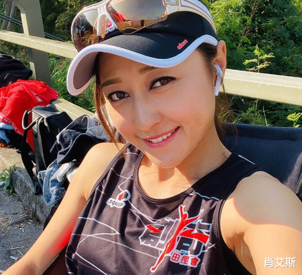 他是香港首位视帝,三进TVB成御用奸人,61岁内地捞金终于押对宝