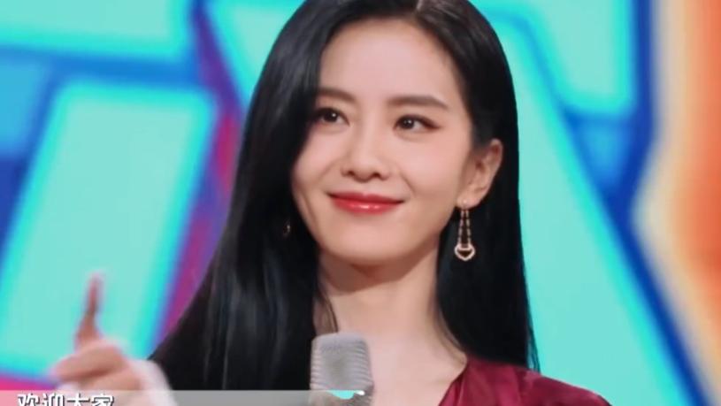 《星期六》放不开的刘诗诗，连大笑一声都收着，观众替她捏了把汗