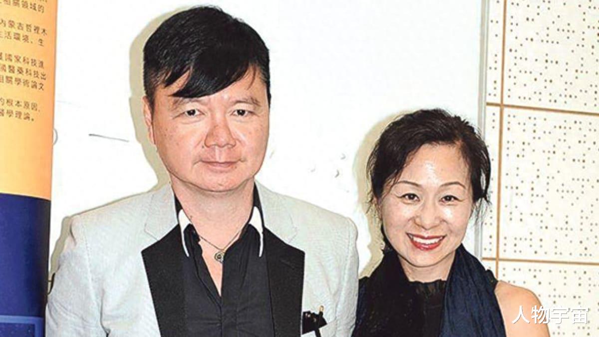 他能演会唱,是关海山徒弟罗嘉良好友,花百万为妻治癌,因爱复婚